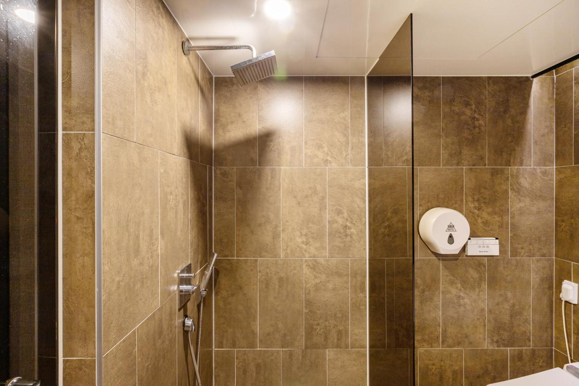 Dublin Hotel Puszan Kültér fotó